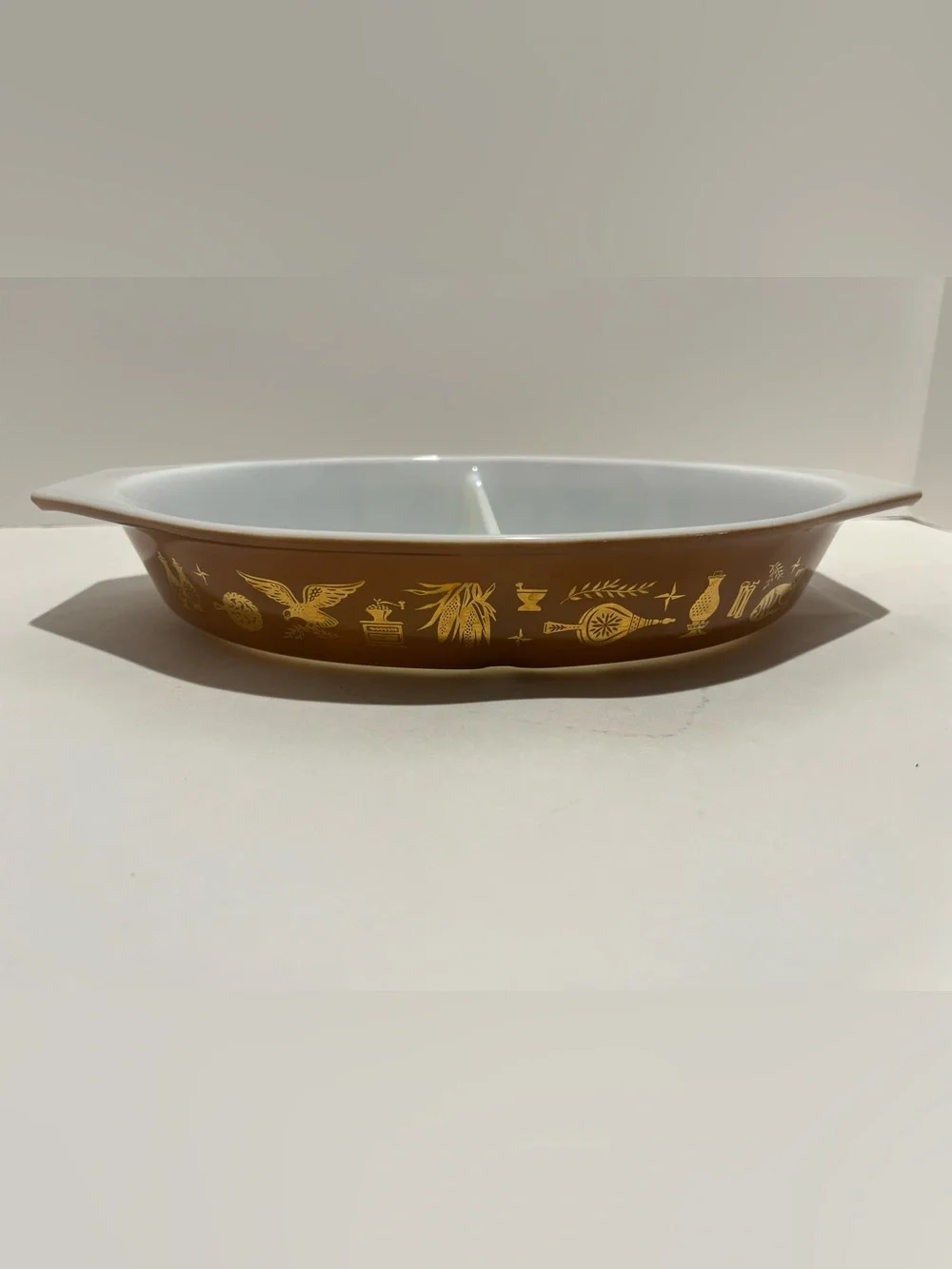 Vintage Pyrex 1 1/2 Quart Early American Oval Divided Serving Dish, 963-7 - MINT